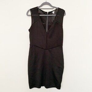 Guess black sleeveless form fitting knee length dress - medium